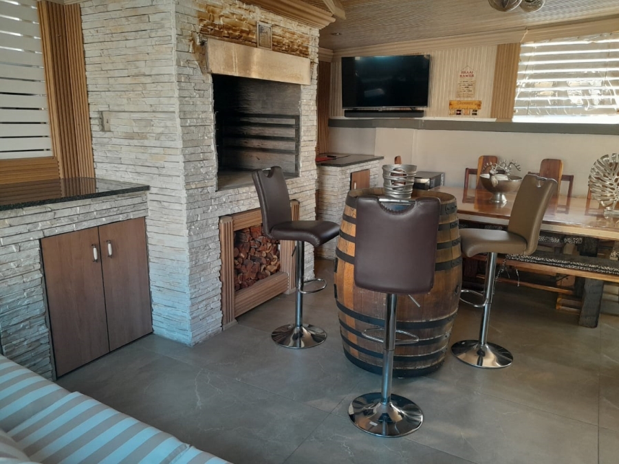 4 Bedroom Property for Sale in Bodorp North West